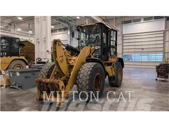 CAT 930M Iekrāvēji uz riteņiem
