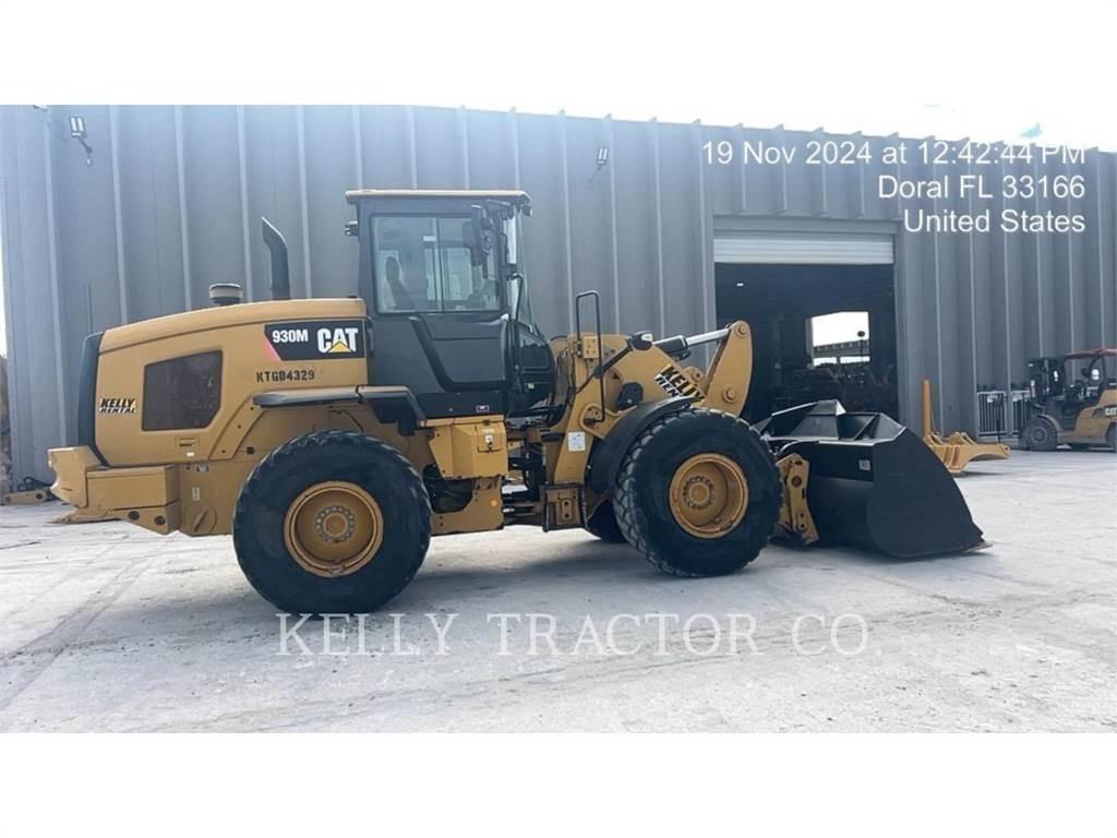 CAT 930M Iekrāvēji uz riteņiem