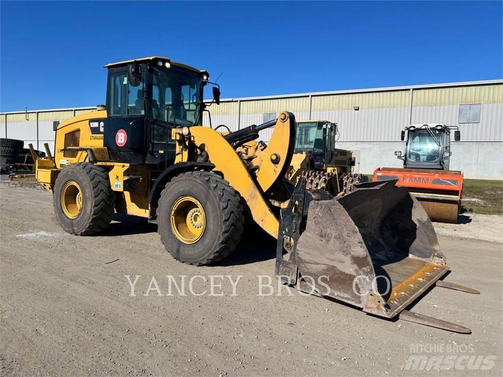 CAT 930M Iekrāvēji uz riteņiem