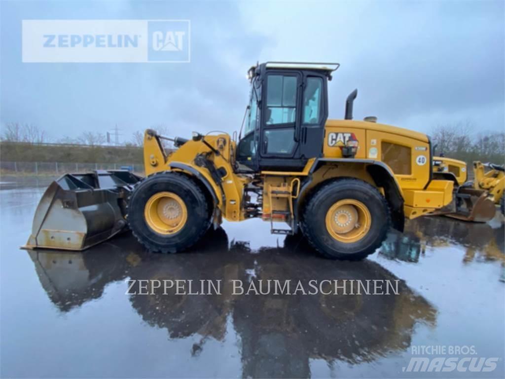 CAT 930M Iekrāvēji uz riteņiem