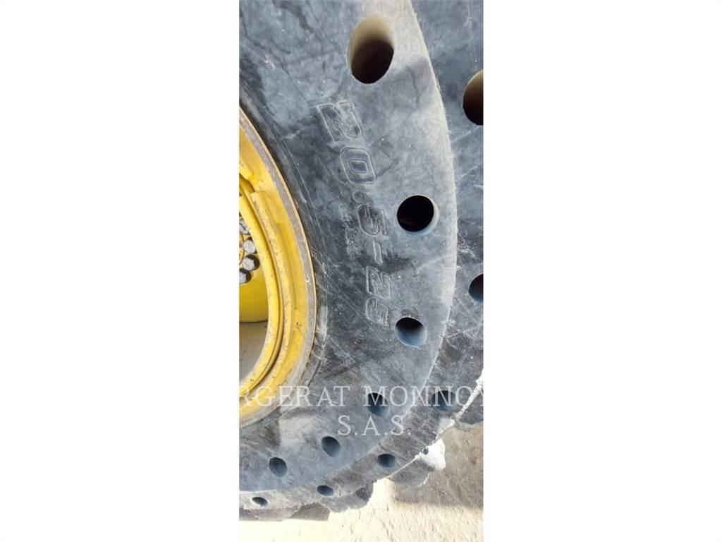 CAT 930M Iekrāvēji uz riteņiem