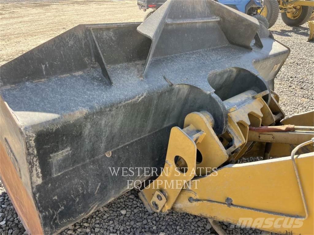 CAT 930M Iekrāvēji uz riteņiem