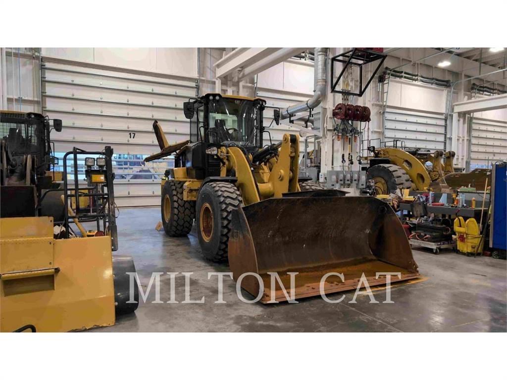 CAT 930M Iekrāvēji uz riteņiem