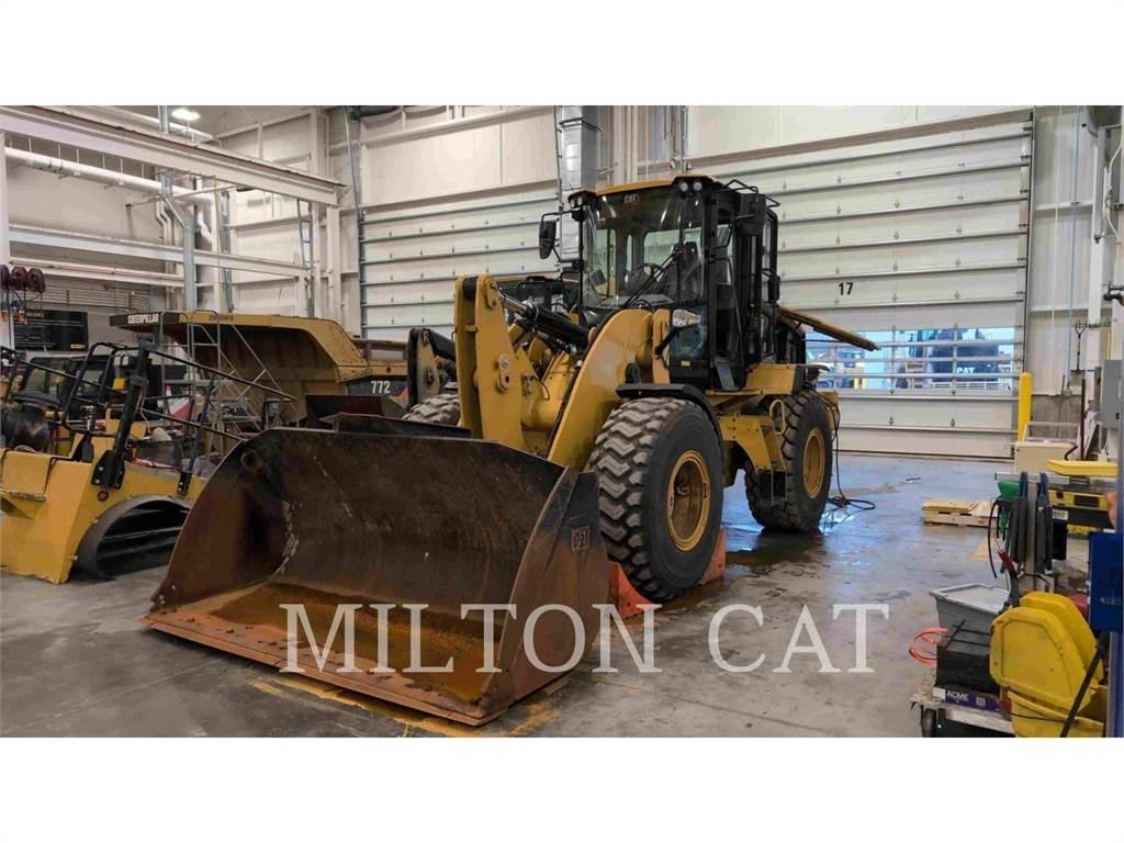 CAT 930M Iekrāvēji uz riteņiem
