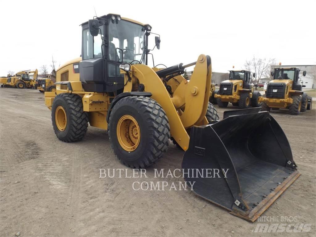 CAT 930M Iekrāvēji uz riteņiem