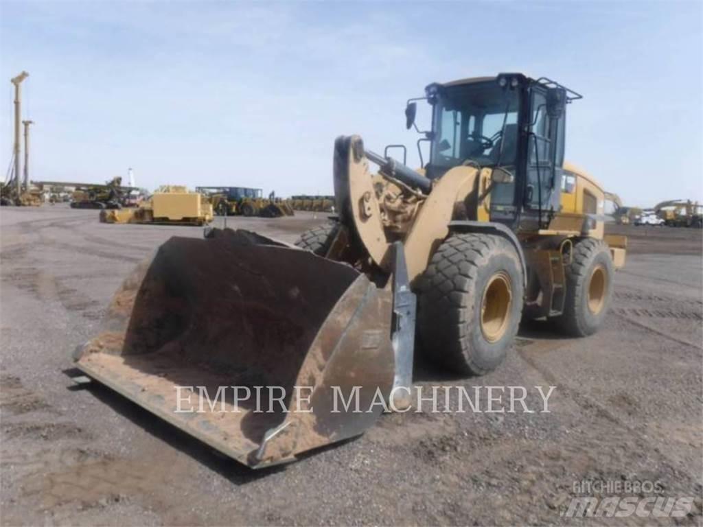 CAT 930M Iekrāvēji uz riteņiem