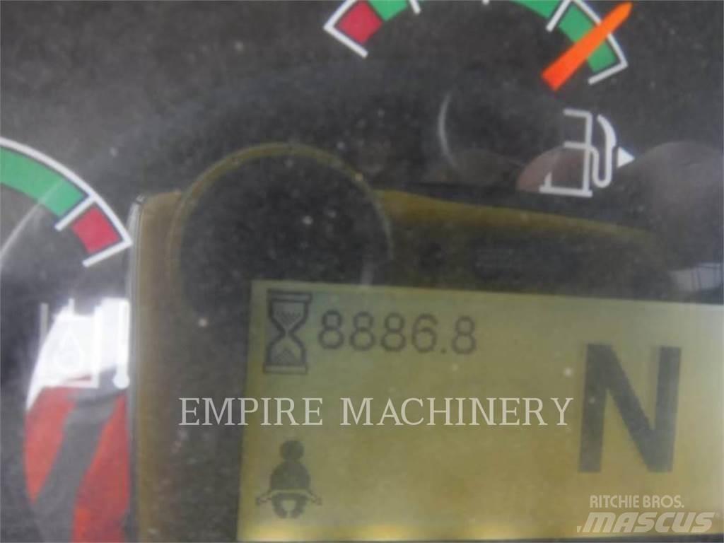 CAT 930M Iekrāvēji uz riteņiem