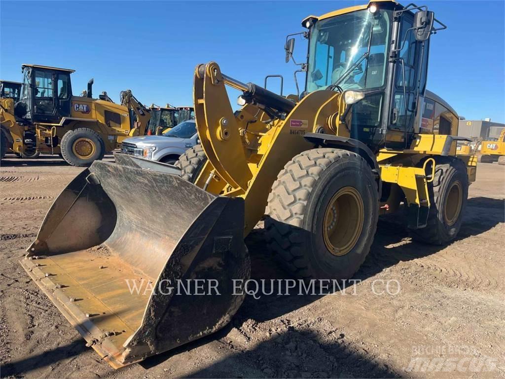 CAT 930M Iekrāvēji uz riteņiem