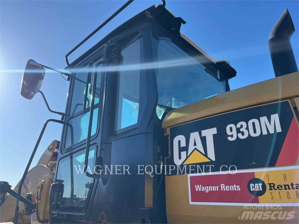 CAT 930M Iekrāvēji uz riteņiem