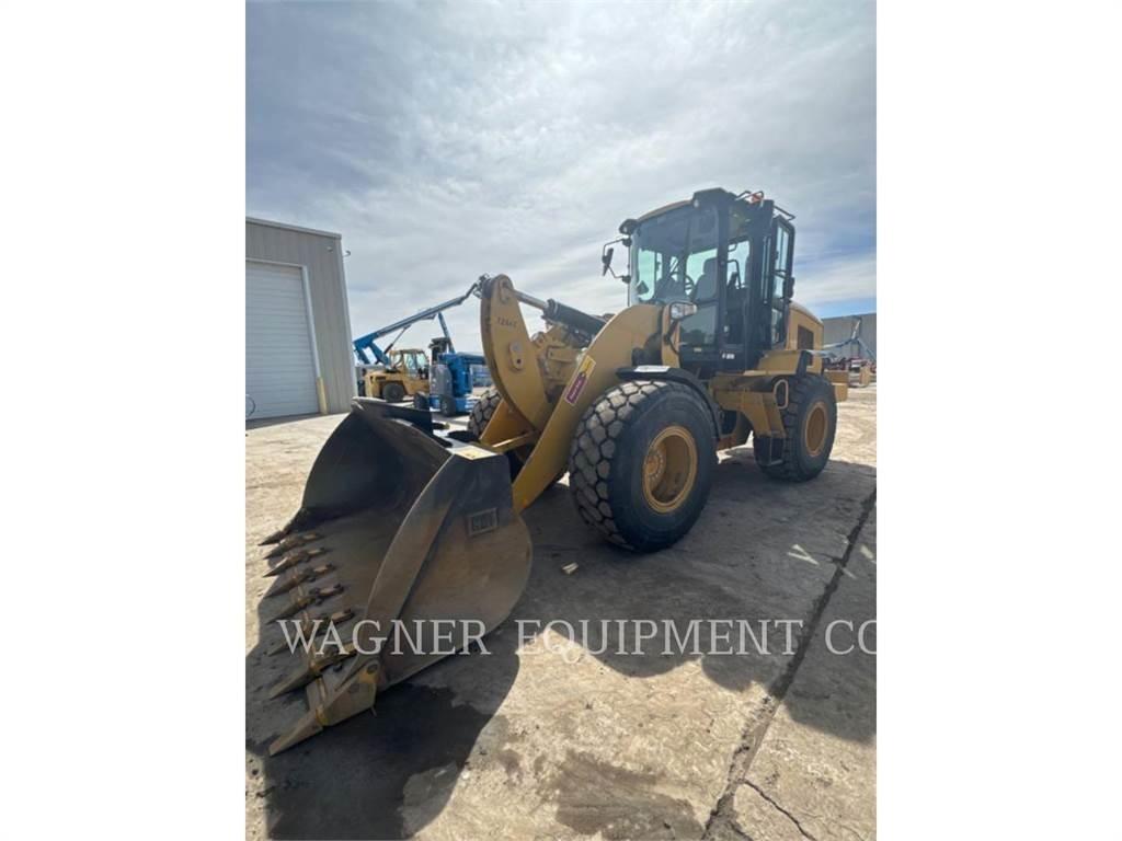 CAT 930M Iekrāvēji uz riteņiem