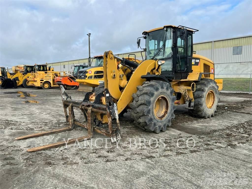 CAT 930M Iekrāvēji uz riteņiem
