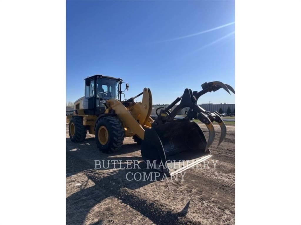 CAT 930M Iekrāvēji uz riteņiem