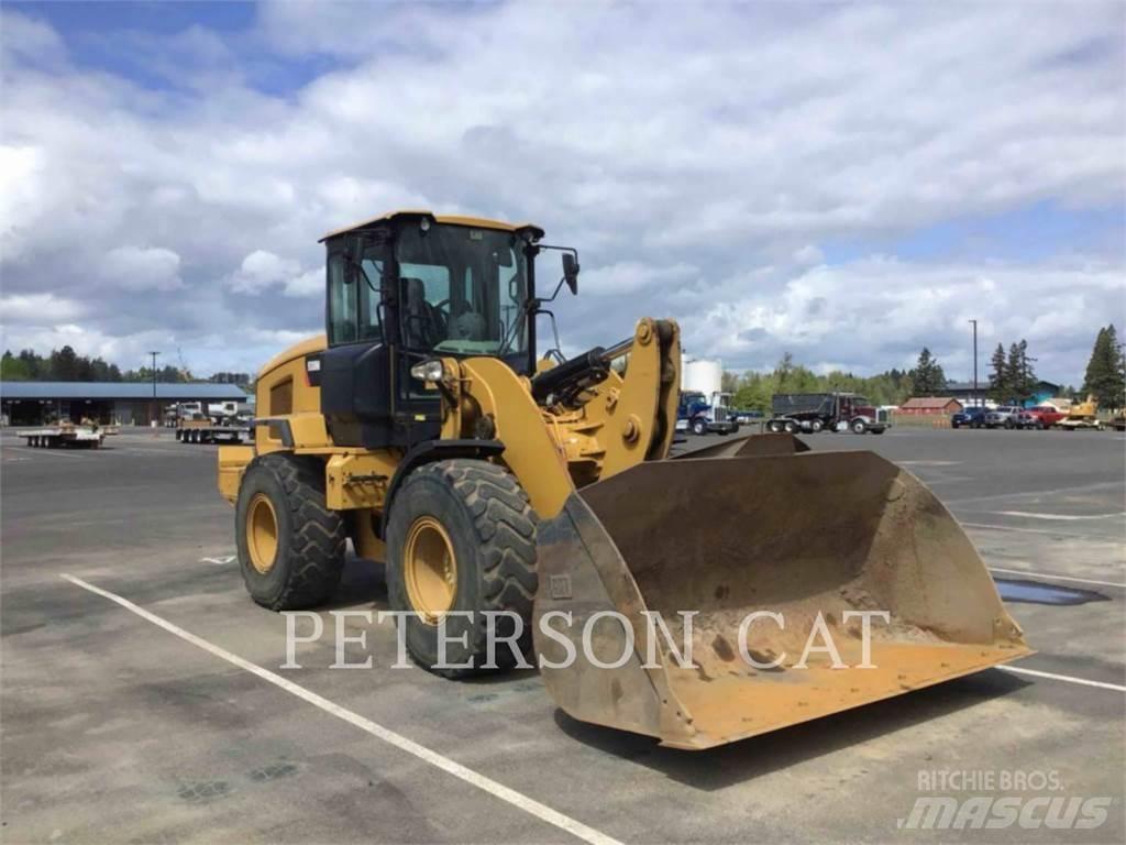 CAT 930M Iekrāvēji uz riteņiem