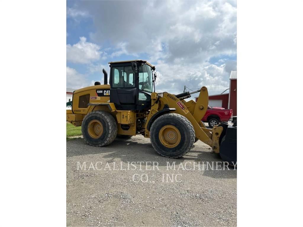 CAT 930M Iekrāvēji uz riteņiem