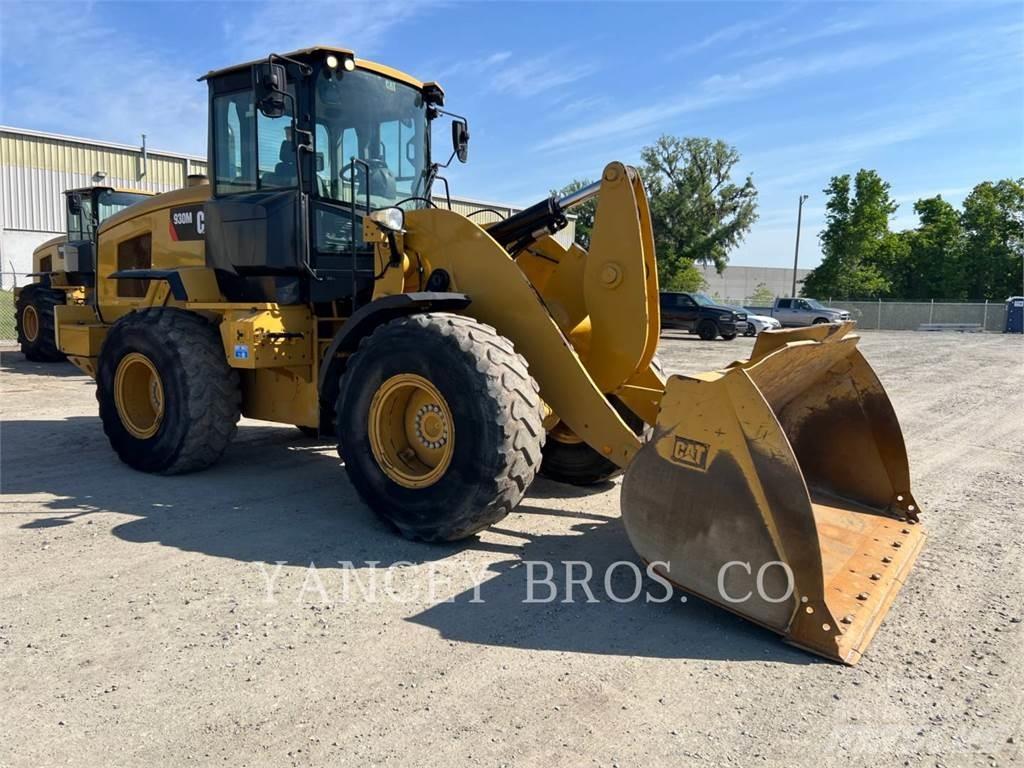 CAT 930M Iekrāvēji uz riteņiem