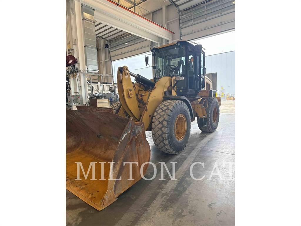 CAT 930M Iekrāvēji uz riteņiem
