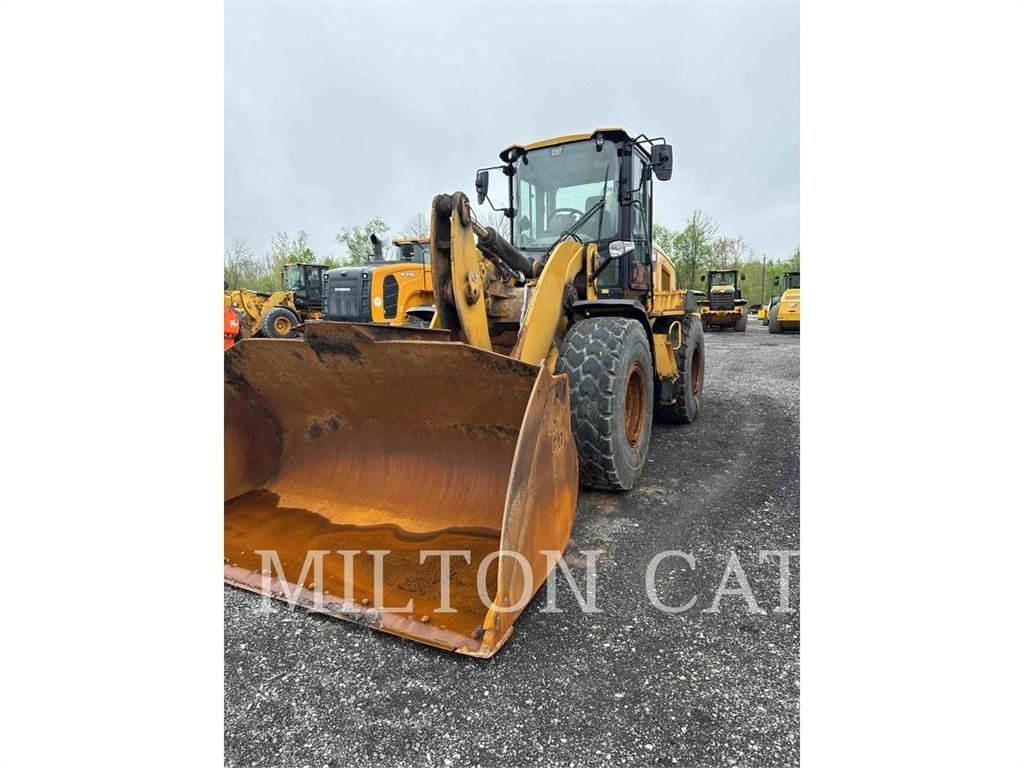 CAT 930M Iekrāvēji uz riteņiem