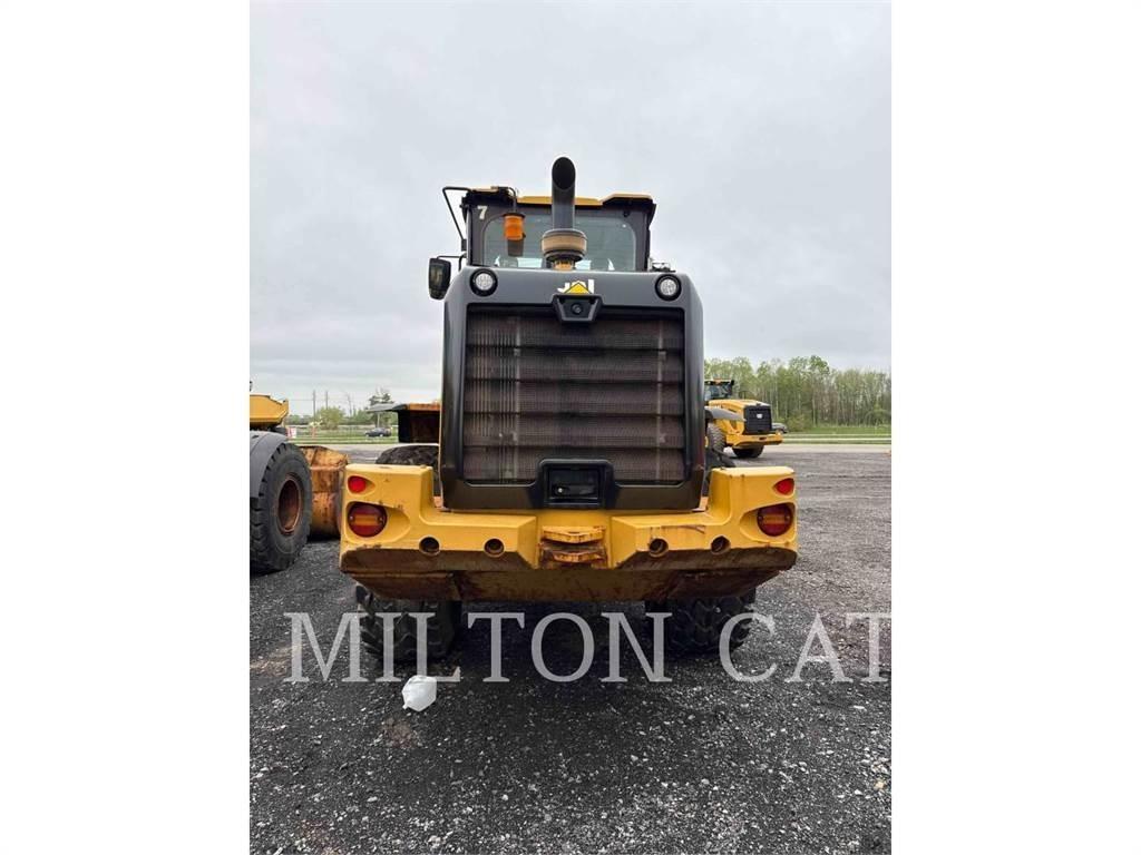 CAT 930M Iekrāvēji uz riteņiem
