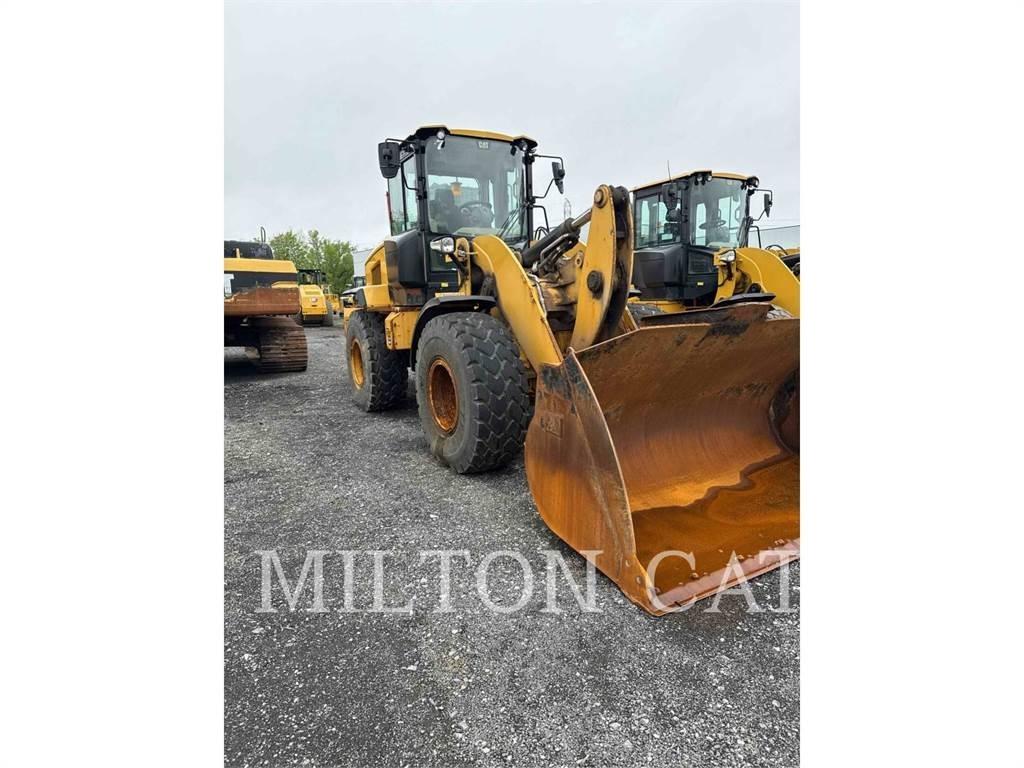 CAT 930M Iekrāvēji uz riteņiem