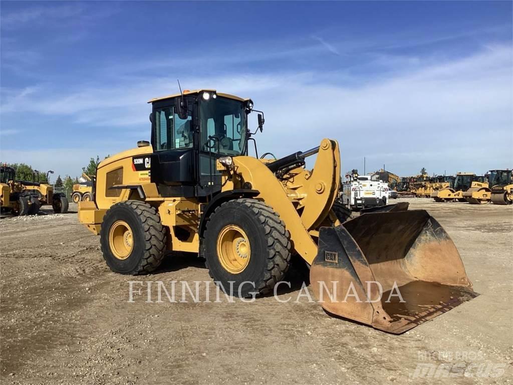 CAT 930M Iekrāvēji uz riteņiem