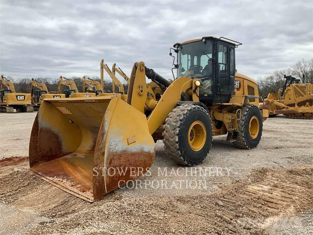 CAT 930M Iekrāvēji uz riteņiem