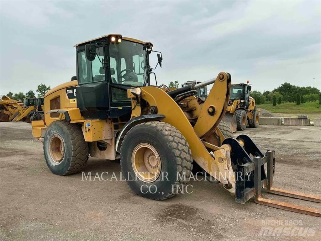 CAT 930M Iekrāvēji uz riteņiem