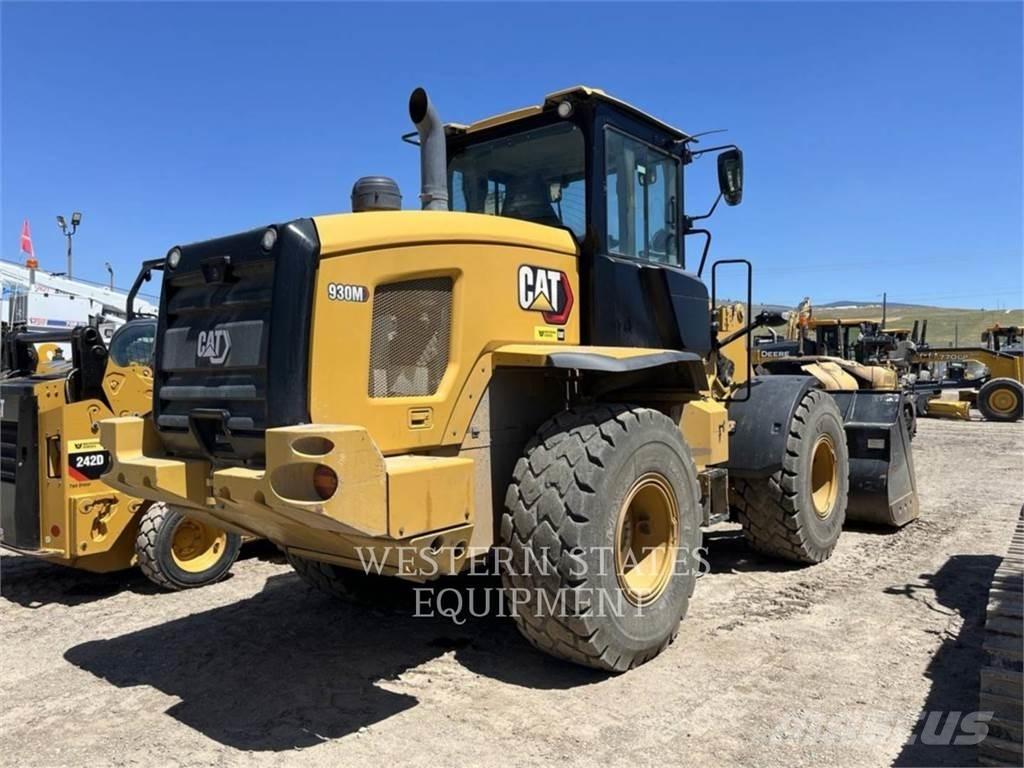 CAT 930M Iekrāvēji uz riteņiem