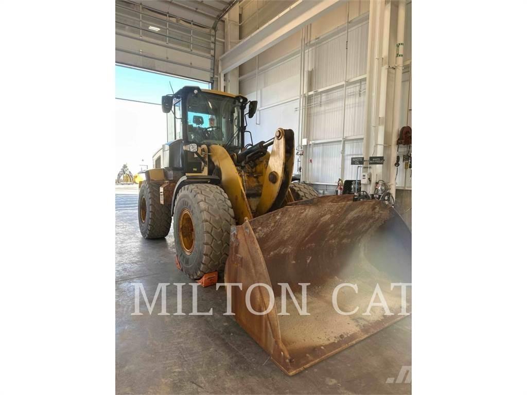 CAT 930M Iekrāvēji uz riteņiem