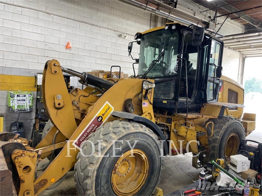 CAT 930M Iekrāvēji uz riteņiem