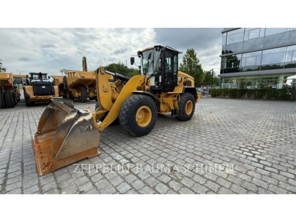 CAT 930M Iekrāvēji uz riteņiem