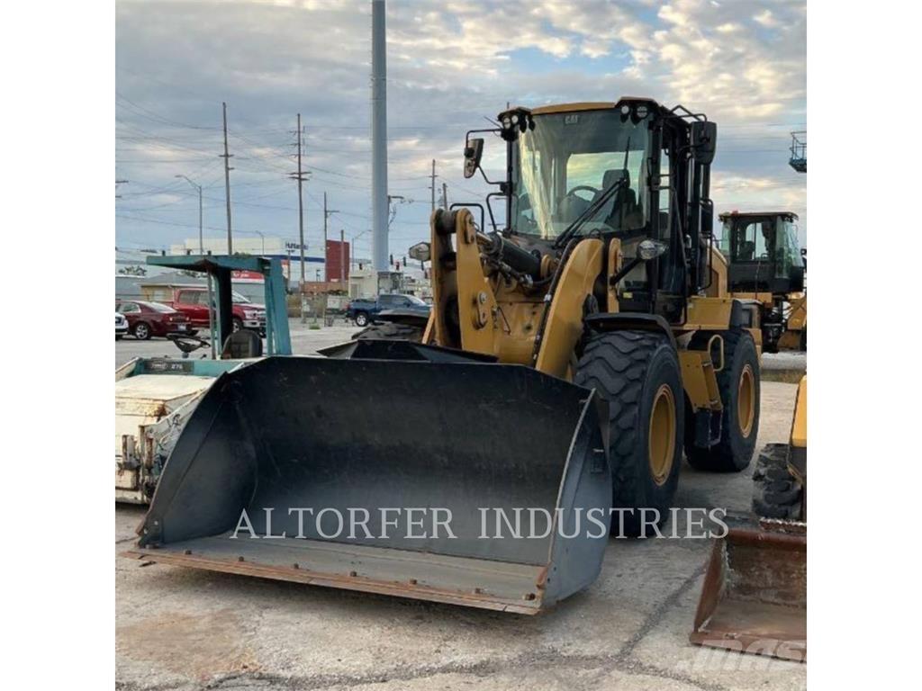 CAT 930M Iekrāvēji uz riteņiem