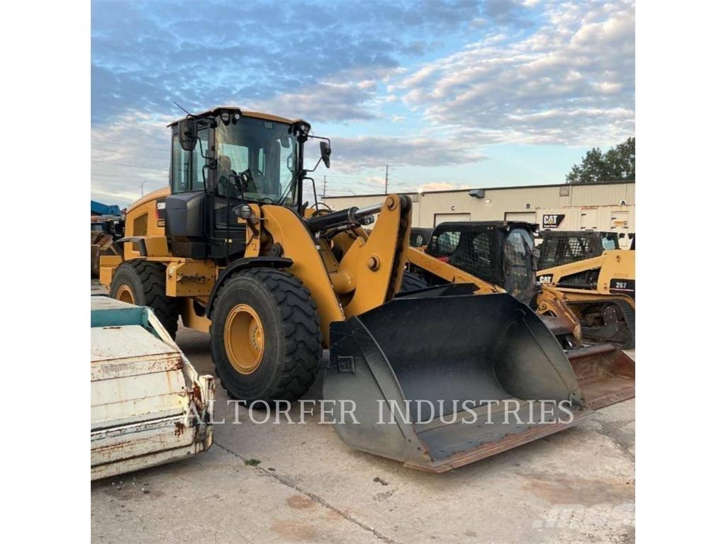 CAT 930M Iekrāvēji uz riteņiem