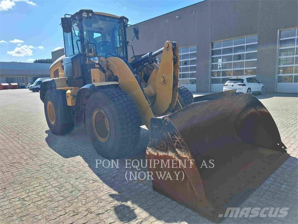 CAT 930M Iekrāvēji uz riteņiem