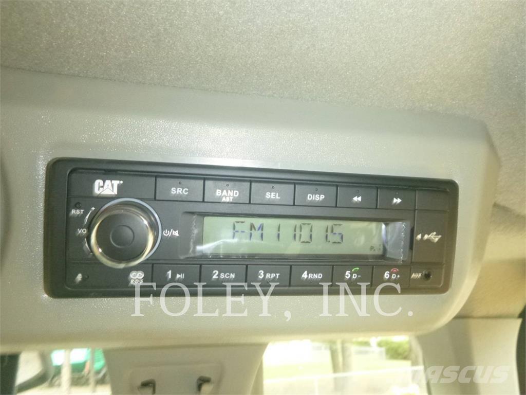 CAT 930M Iekrāvēji uz riteņiem