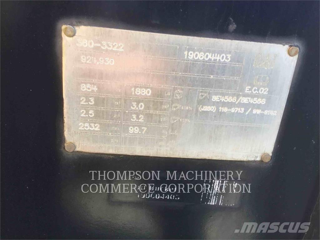 CAT 930M Iekrāvēji uz riteņiem