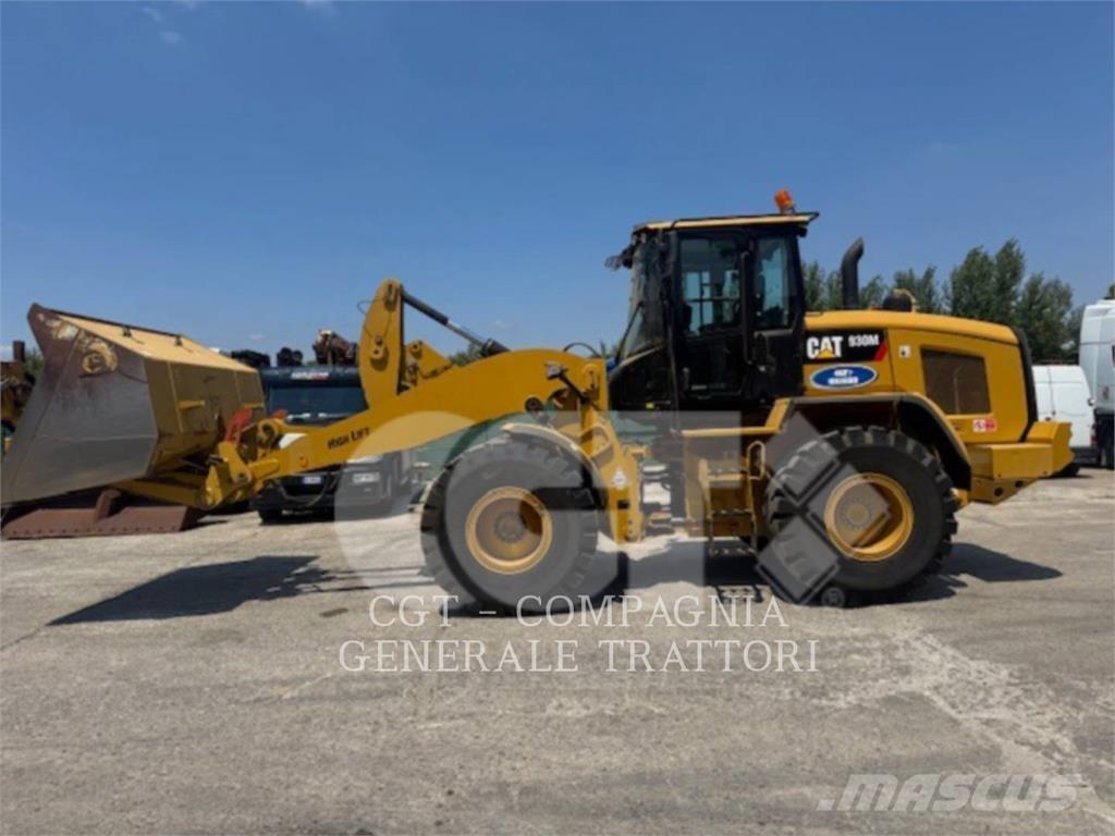 CAT 930M Iekrāvēji uz riteņiem