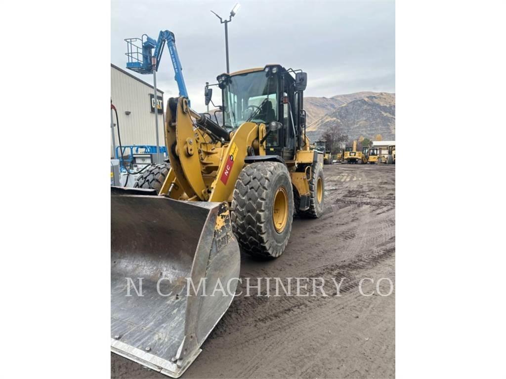 CAT 930M Iekrāvēji uz riteņiem