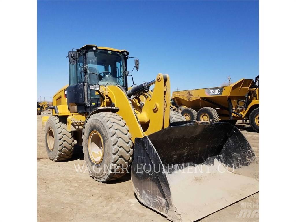 CAT 930M Iekrāvēji uz riteņiem