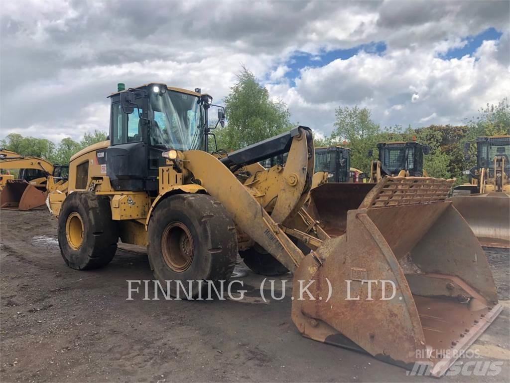CAT 930M Iekrāvēji uz riteņiem