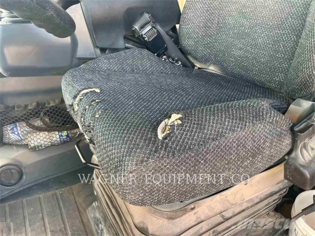 CAT 930M AG HL Iekrāvēji uz riteņiem