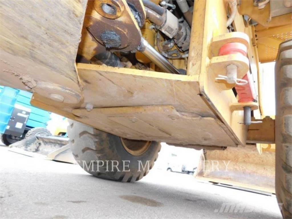 CAT 930M FC Iekrāvēji uz riteņiem