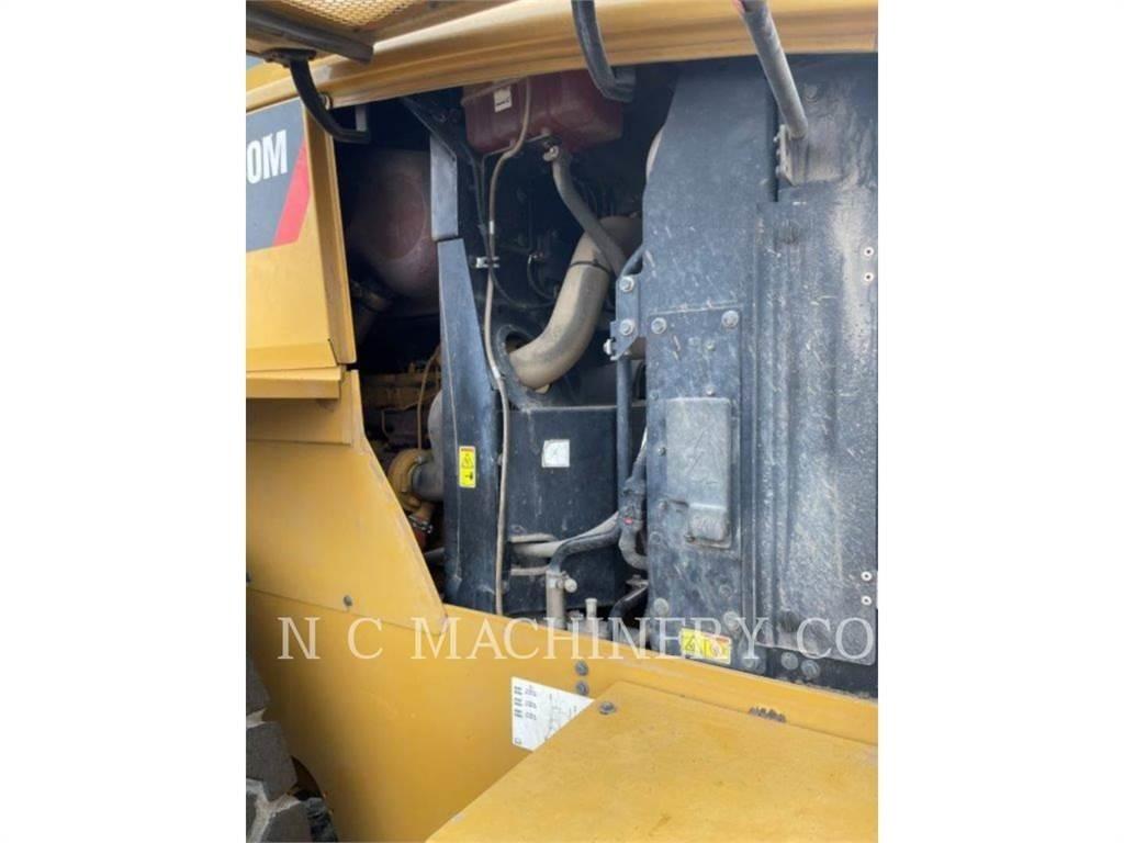 CAT 930MHL Iekrāvēji uz riteņiem