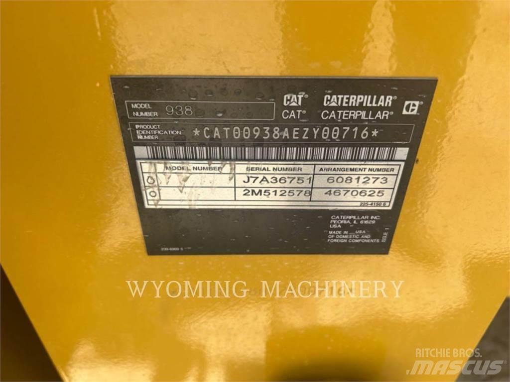 CAT 938 Iekrāvēji uz riteņiem
