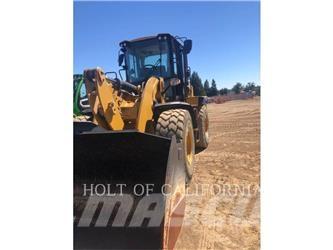 CAT 938 Iekrāvēji uz riteņiem