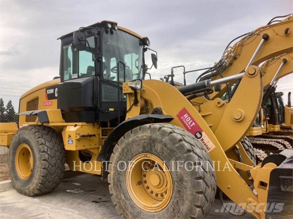 CAT 938 Iekrāvēji uz riteņiem