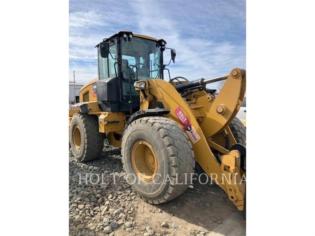CAT 938 Iekrāvēji uz riteņiem