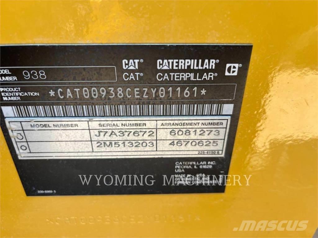 CAT 938 Iekrāvēji uz riteņiem