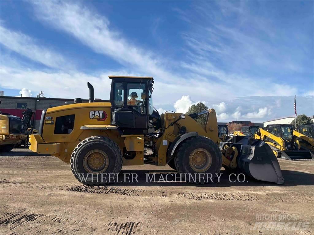 CAT 938 QC Iekrāvēji uz riteņiem