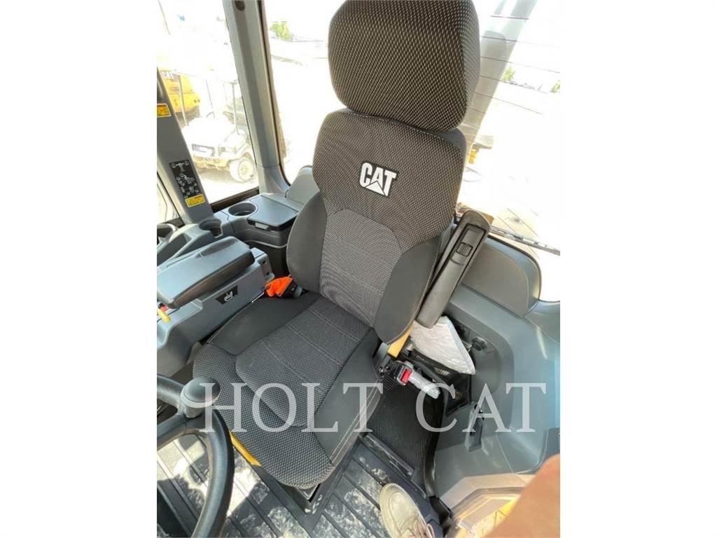 CAT 938 QC Iekrāvēji uz riteņiem