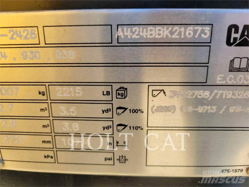 CAT 938 QC Iekrāvēji uz riteņiem